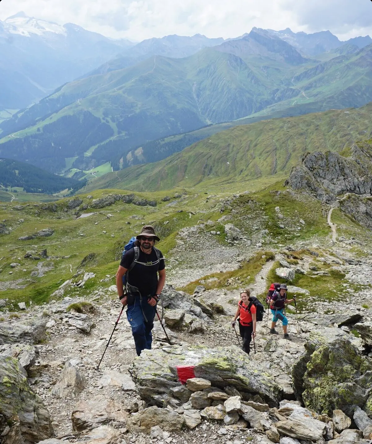 Wandern jung(geblieben)e Wandergruppe | © Santarelli/Hoelken