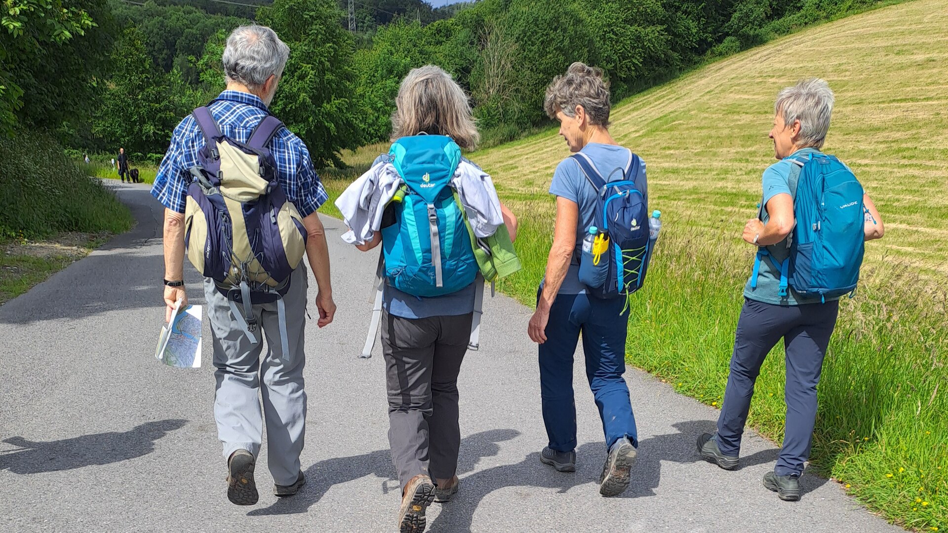 Vier WanderInnen | © Gisela Schöngraf