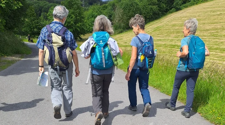 Vier WanderInnen | © Gisela Schöngraf
