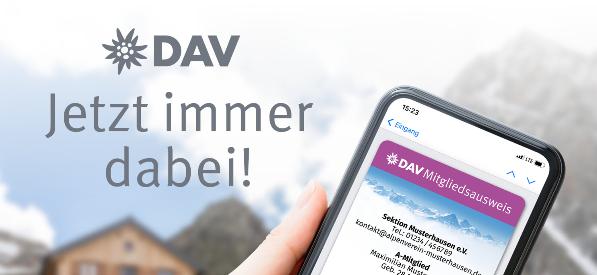 Ein Smartphone mit dem digitalen Mitgliedsausweis im Display | © DAV