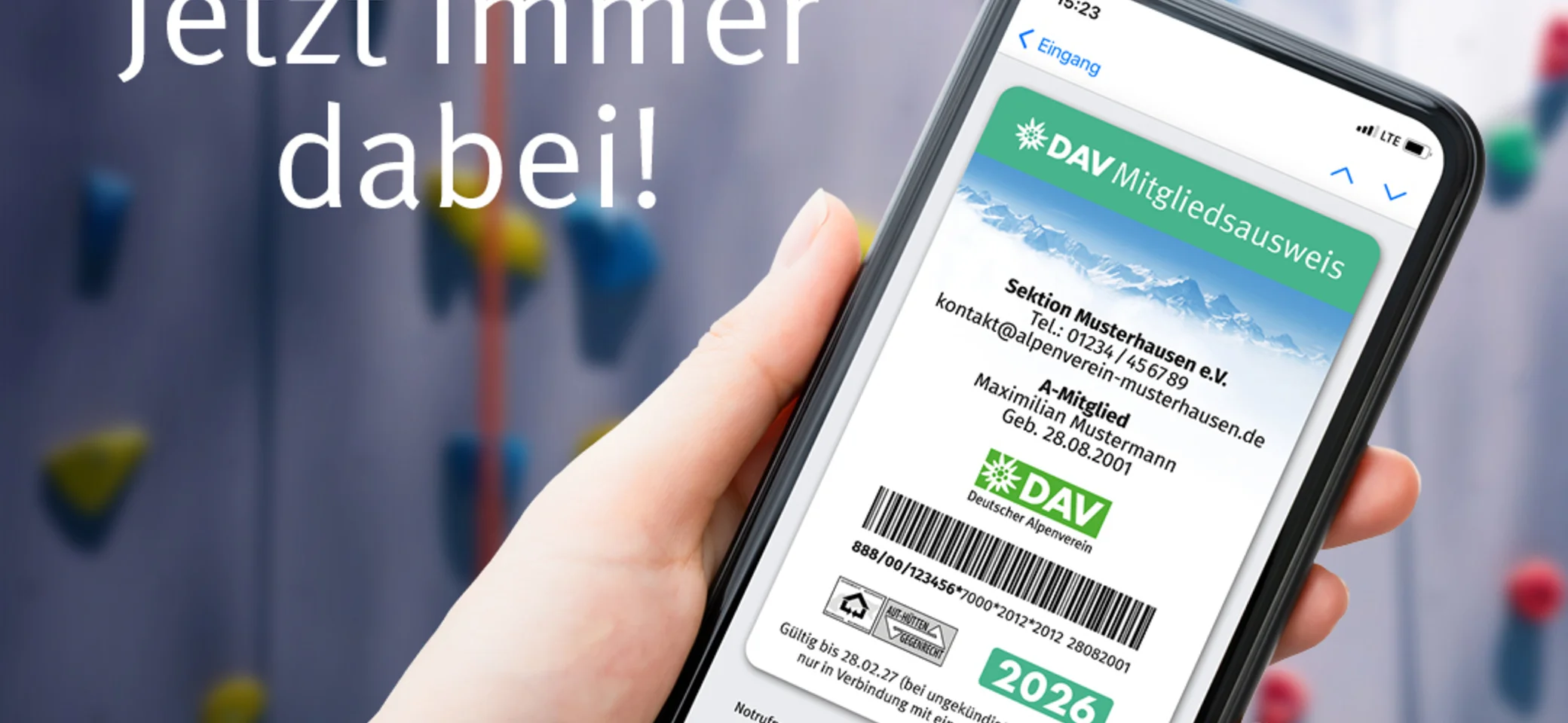 Ein Smartphone mit dem digitalen Mitgliedsausweis im Display | © DAV