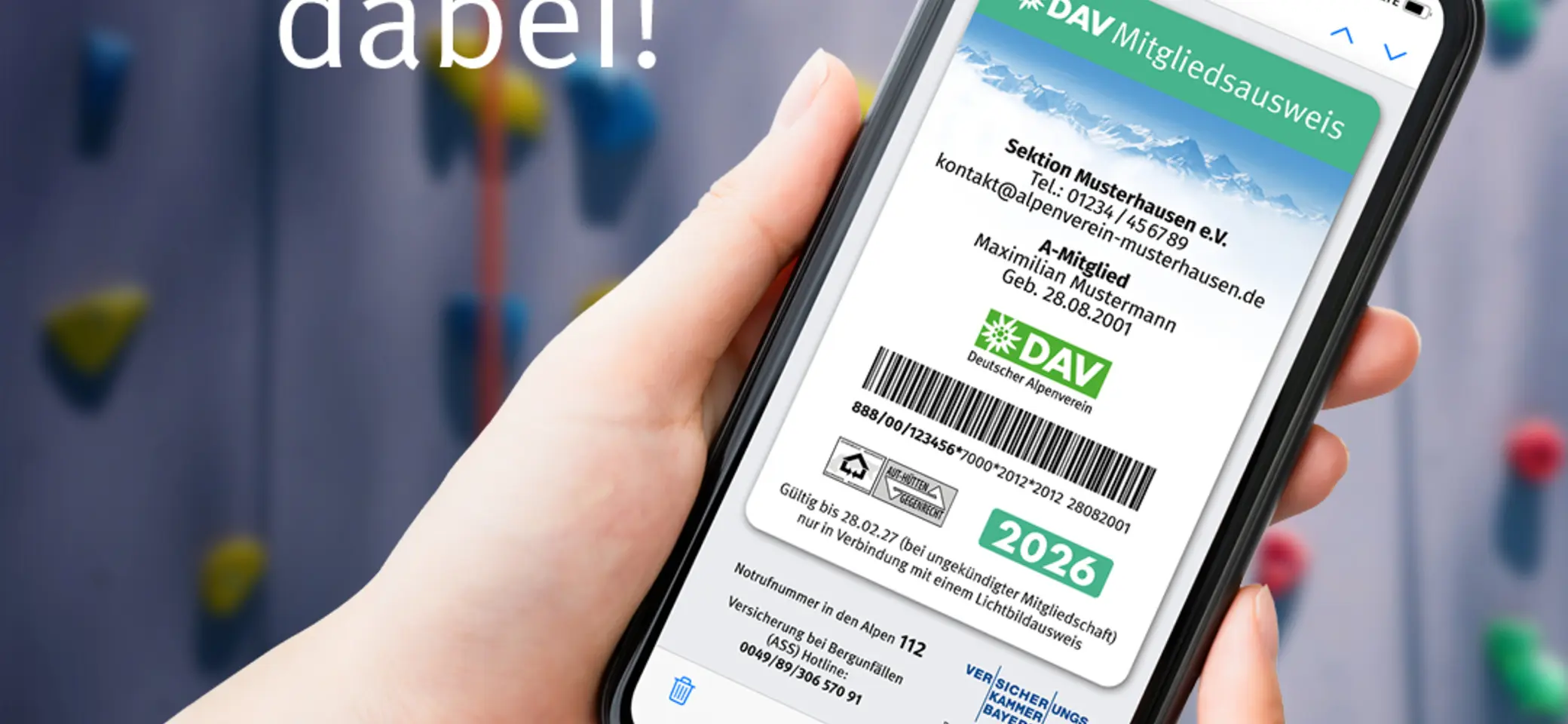 Ein Smartphone mit dem digitalen Mitgliedsausweis im Display | © DAV
